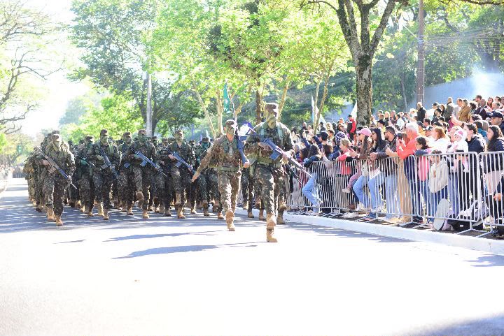 Foz celebra a Independência do Brasil com desfile cívico-militar